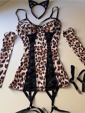Vintage 2000s Leopard Print Cat Halloween Costume